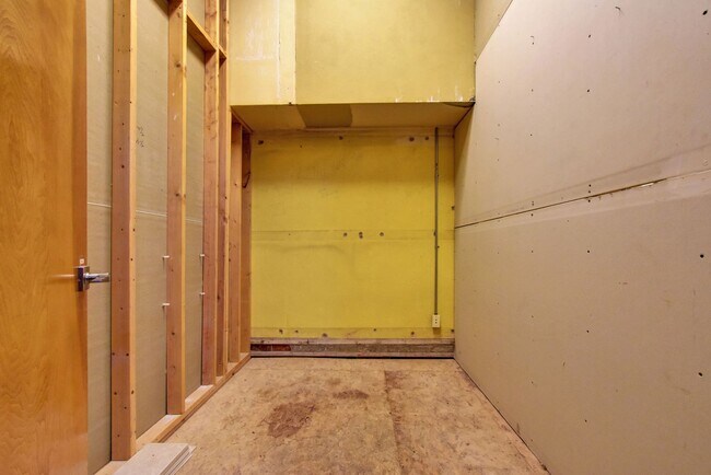 Building Photo - One-of-a-Kind Tejon Street Condo in Unbeatable Location! No Utility Setup Required!