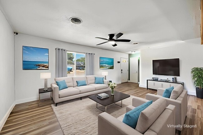 Building Photo - 404 E Alexander Ln