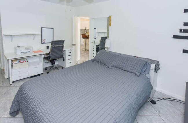 Building Photo - 108 Sherwood Cir