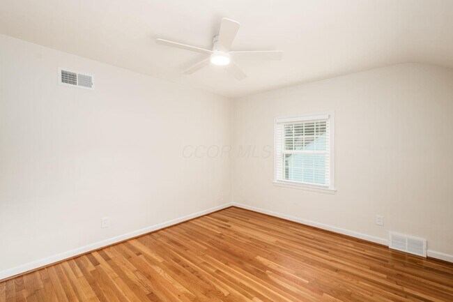 Building Photo - 2559 Welsford Rd