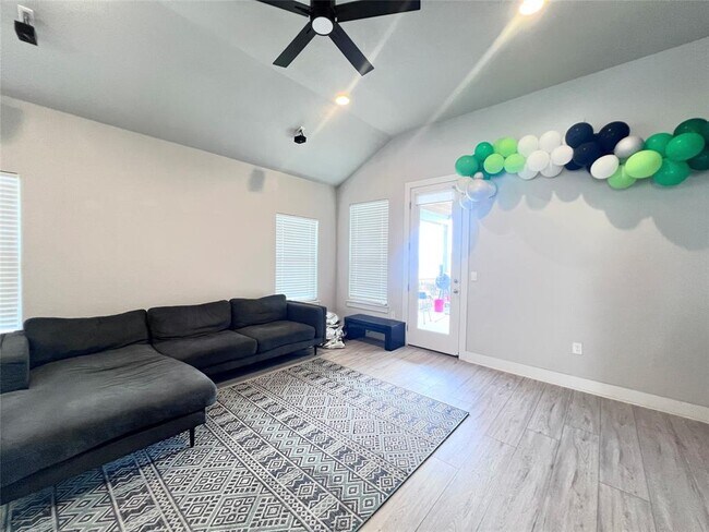 Building Photo - 9616 Grapevine Leaf Dr