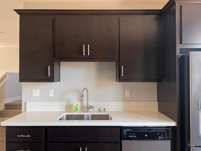 Building Photo - 1010 Mud Pie Ln