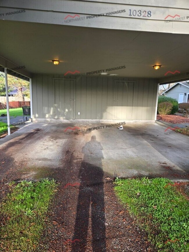 Building Photo - R40A