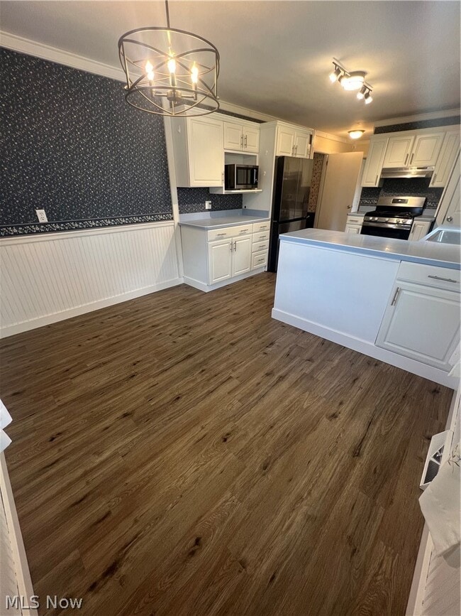 Building Photo - 1945 Chatam St