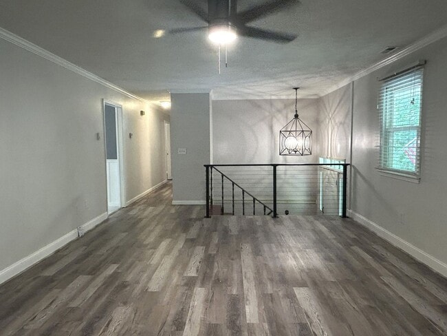 Building Photo - Charming Split-Level Home with Spacious Yard & Modern Updates – Ideal Location!