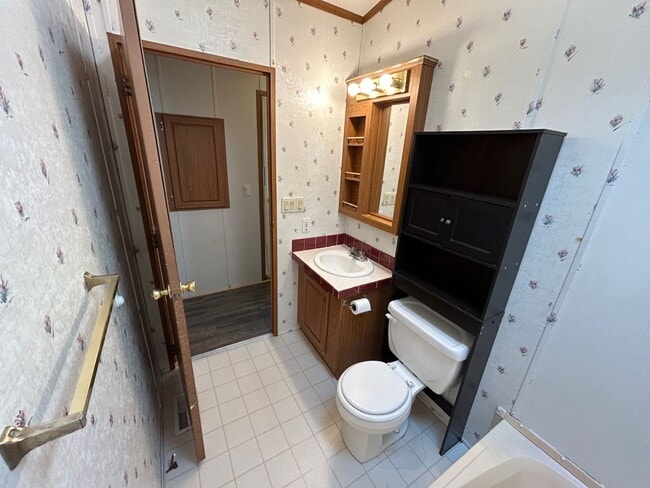 Building Photo - 3 Bed 2 Bath Mobile Home with Fenced Yard and Storage Shed