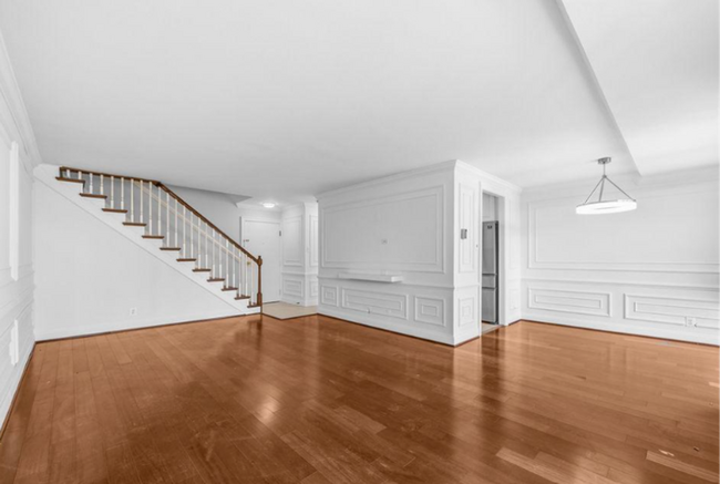Building Photo - Modern 2BR/2.5BA Two-Level Condo in The Fountains