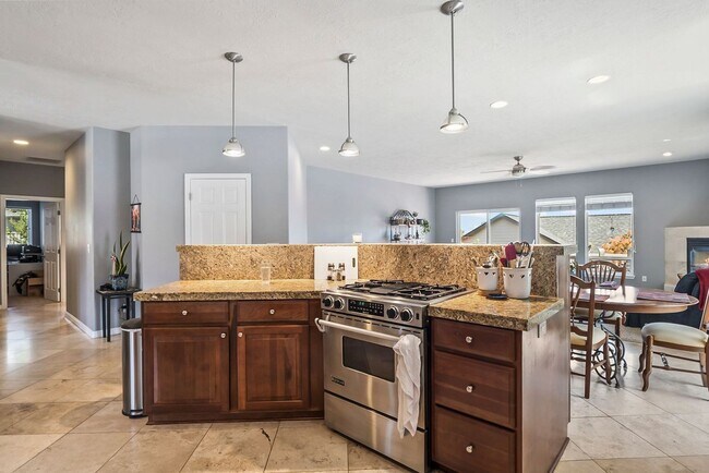 Building Photo - 3408 SW Xero Ct
