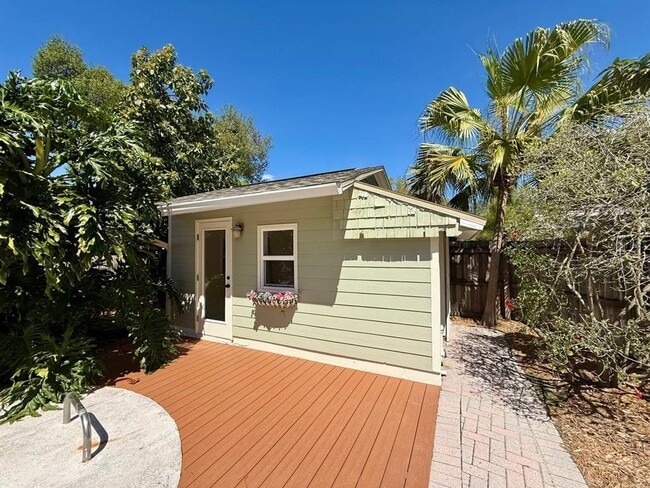 Building Photo - 3103 Cocos Rd