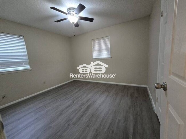 Building Photo - MOVE IN READY - HURST TX - 3BEDS 2BATHS