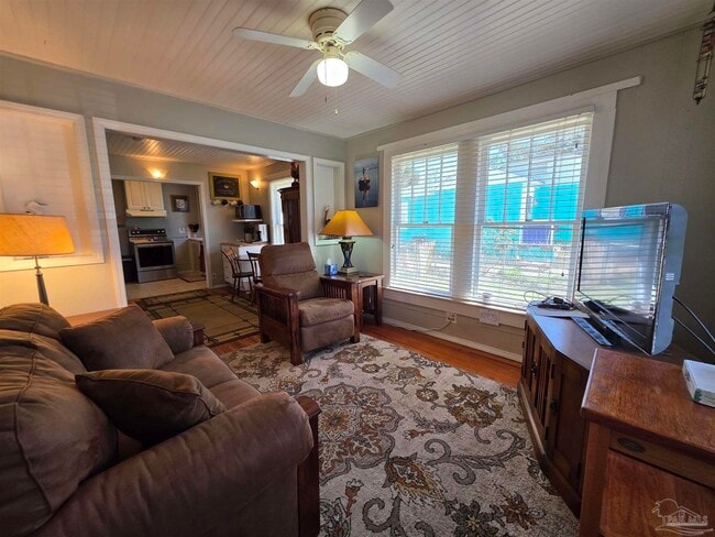 Building Photo - 430 S 1st St