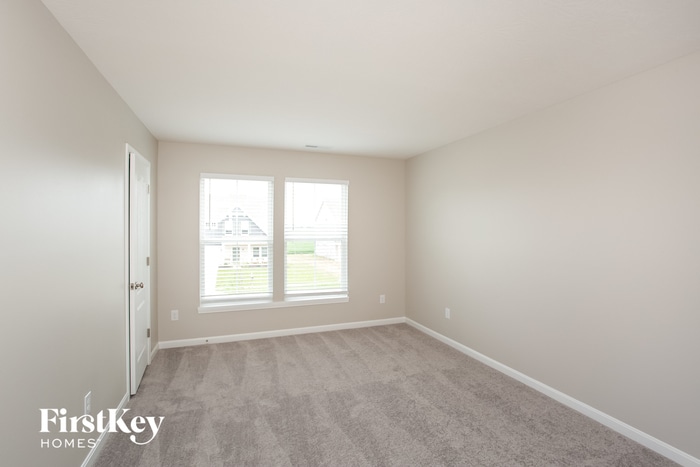Building Photo - 6292 N Woodhaven Dr