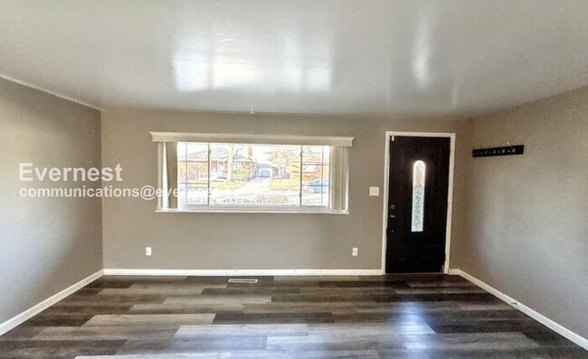 Building Photo - 3523 Roswell Dr