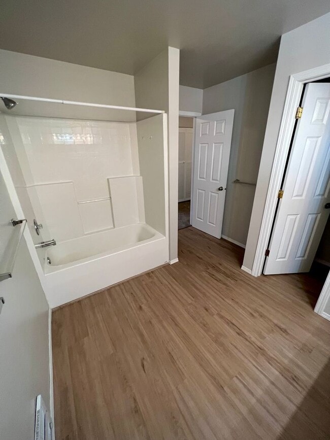 Building Photo - 1008-1010 E. Ermina