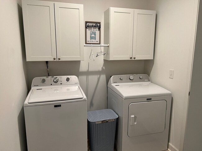 Building Photo - Beautiful Home in the Westhill Community - 6 Months Lease