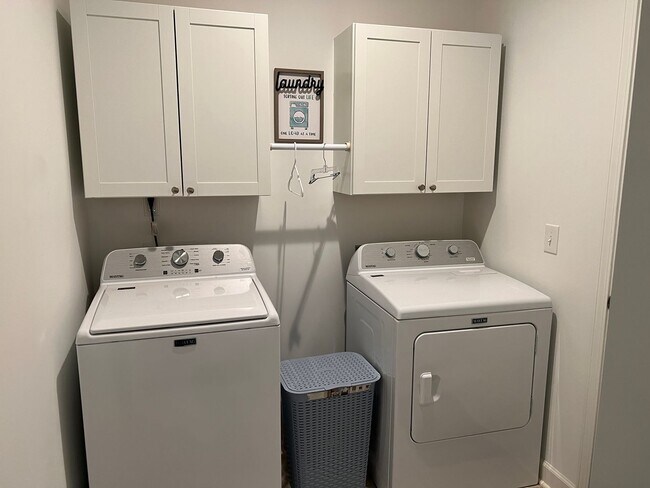 Building Photo - Beautiful Home in the Westhill Community -...