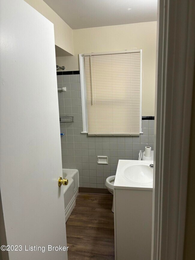 Building Photo - 215 Heady Ave