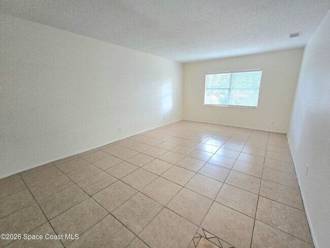 Building Photo - 1728 Guava Ave