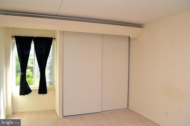 Building Photo - 75 S Reynolds St