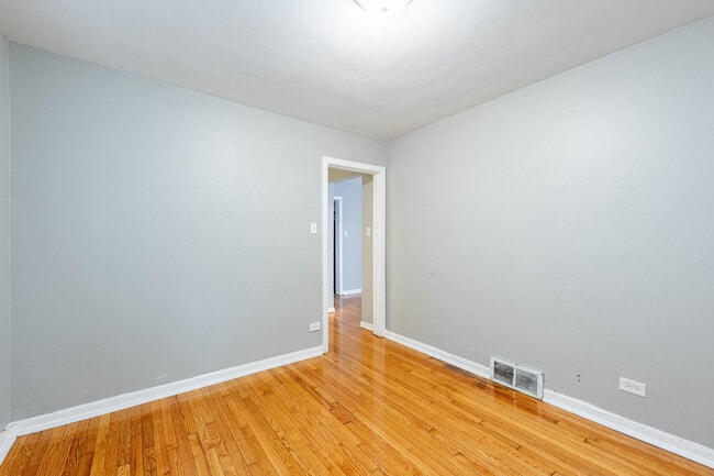 Building Photo - 7637 S Essex Ave