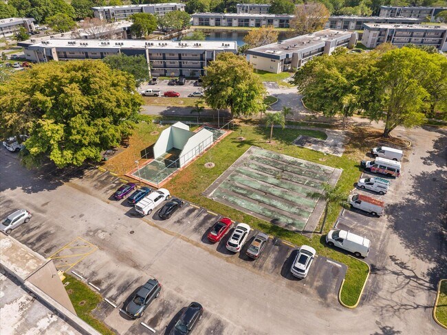 Building Photo - 8000 Lagos De Campo Blvd