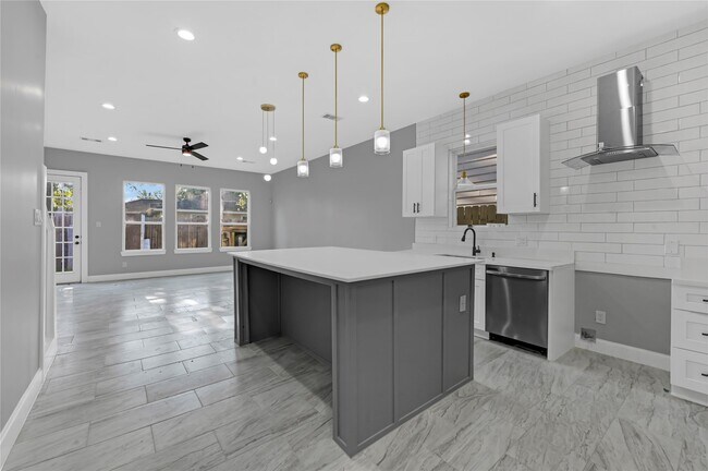 Building Photo - 2116 Sam Wilson St