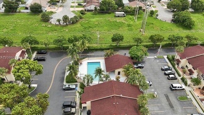 Building Photo - 6375 SW 136th Ct