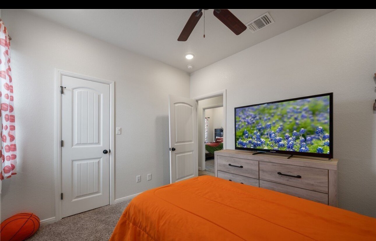 Building Photo - 8401 Preserve Trl