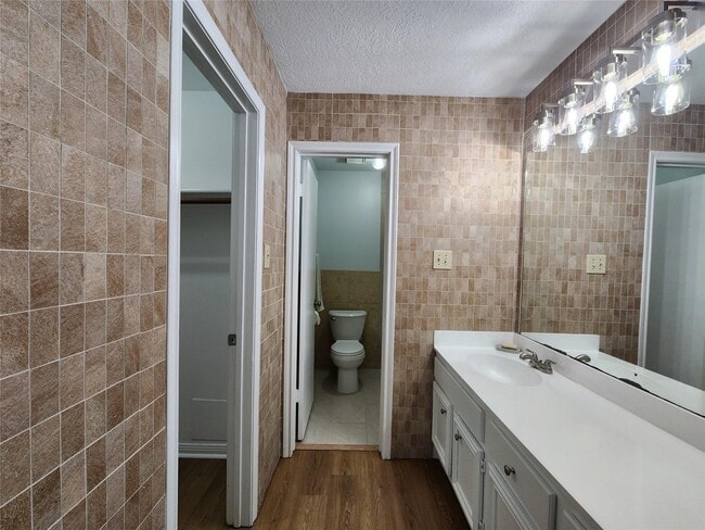 Building Photo - 8534 Dawnridge Dr