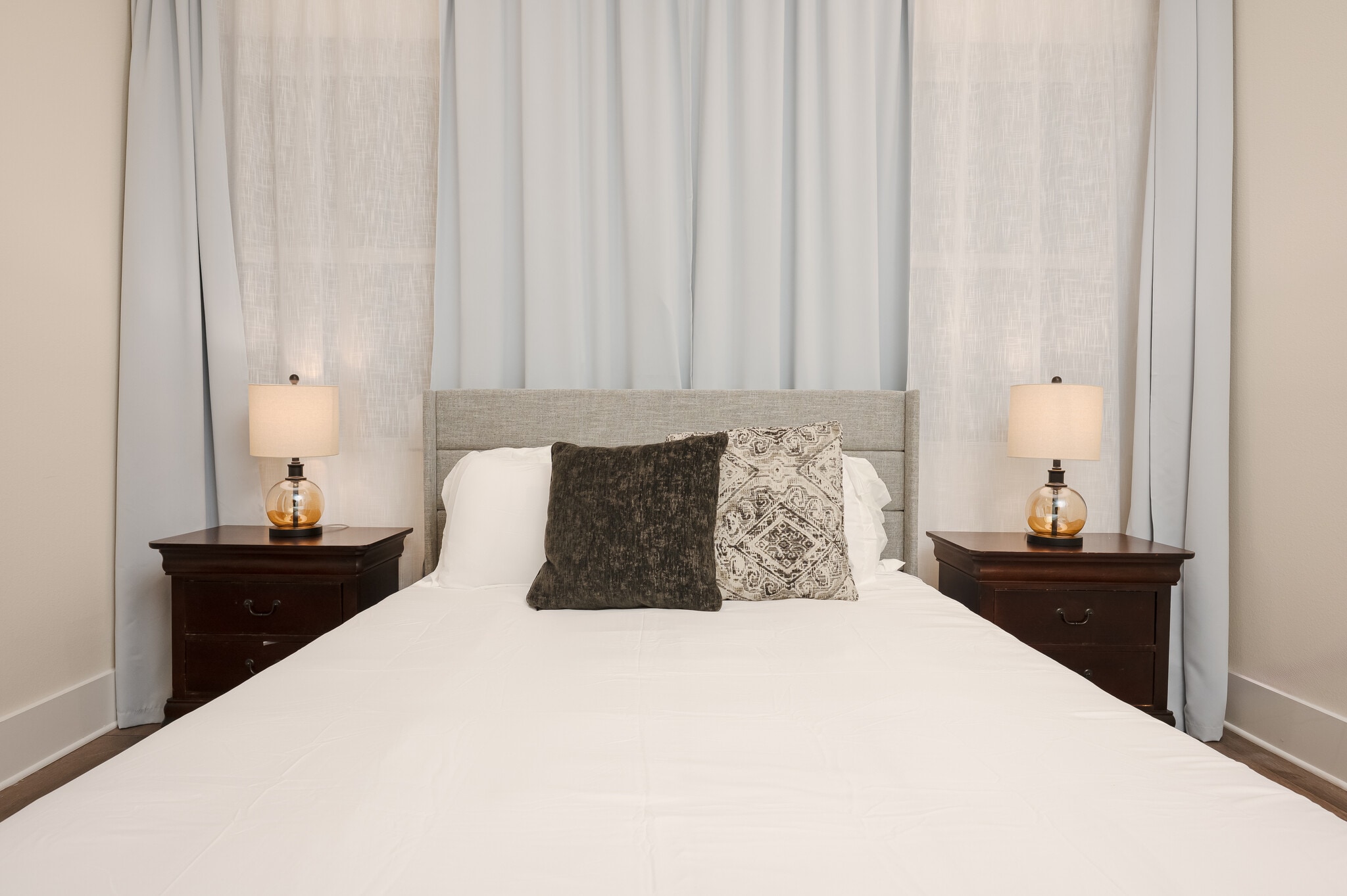 Building Photo - 917 Thompson St