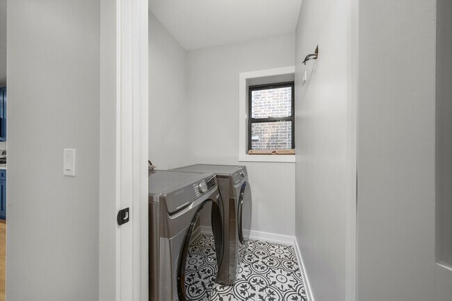 Building Photo - 5738 S Archer Ave