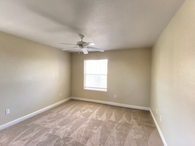 Building Photo - 5055 W Hacienda Ave