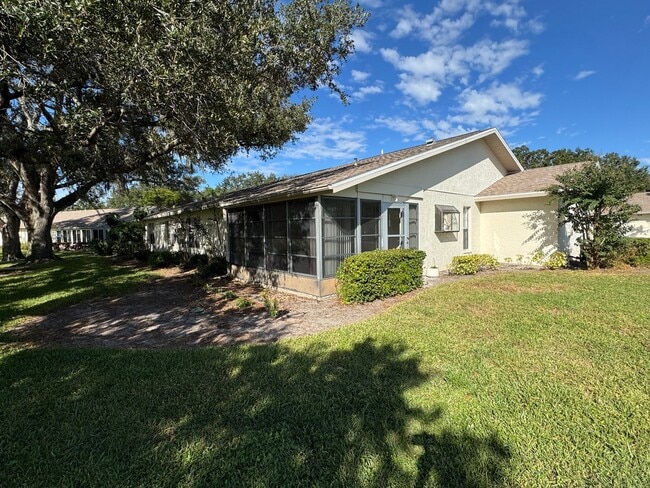 Building Photo - 3966 Oakhurst Blvd