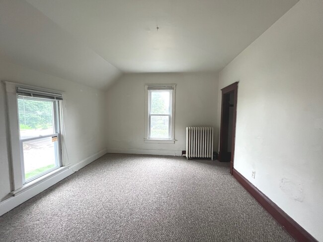Building Photo - 307 W Locust St