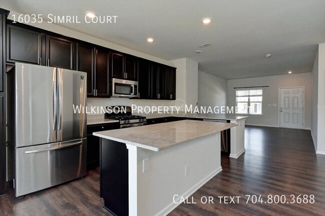 Building Photo - 16035 Simril Ct