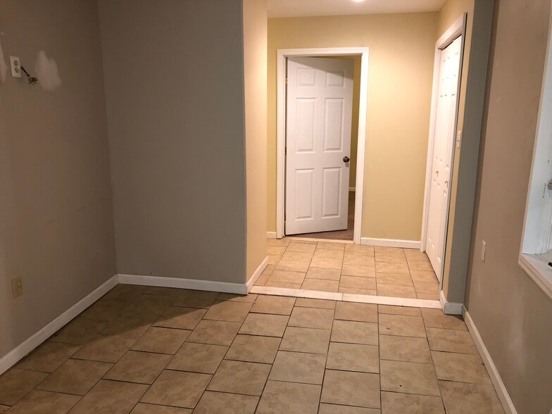 Building Photo - 272 Cleveland Ave