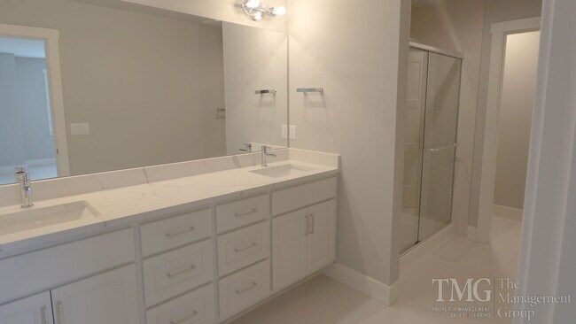 Building Photo - Beautiful 3BD Home in Orchards with Modern, Thoughtful Finishes & a Fenced Yard!