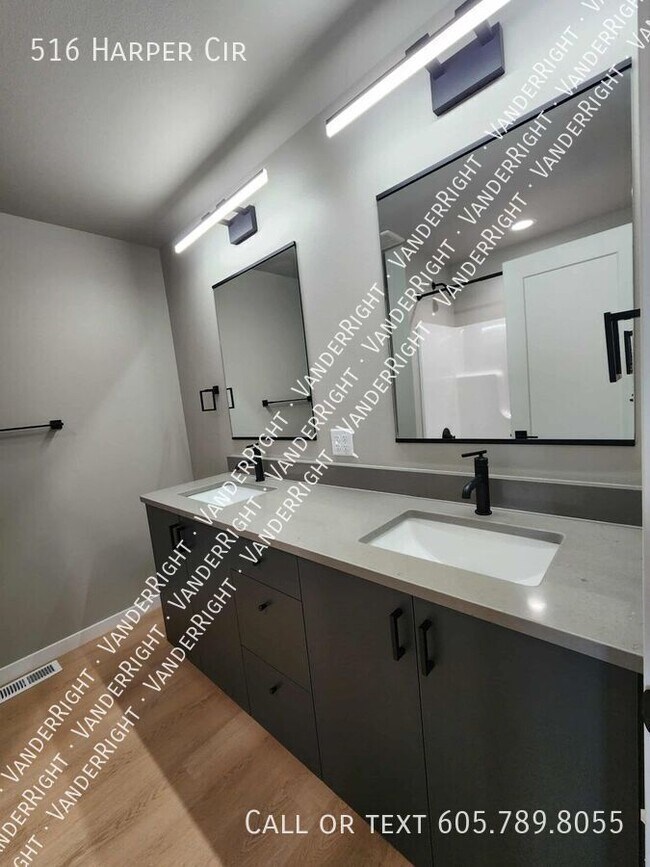 Building Photo - 516 Harper Cir