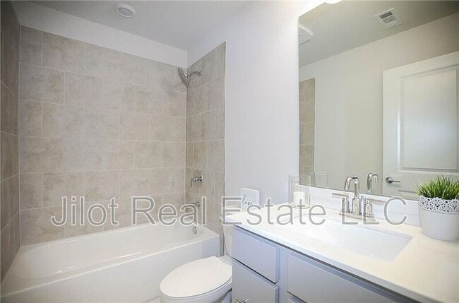 Building Photo - 2575 Clairebrooke Bnd