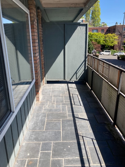 Building Photo - 1215 Queen Anne Ave N