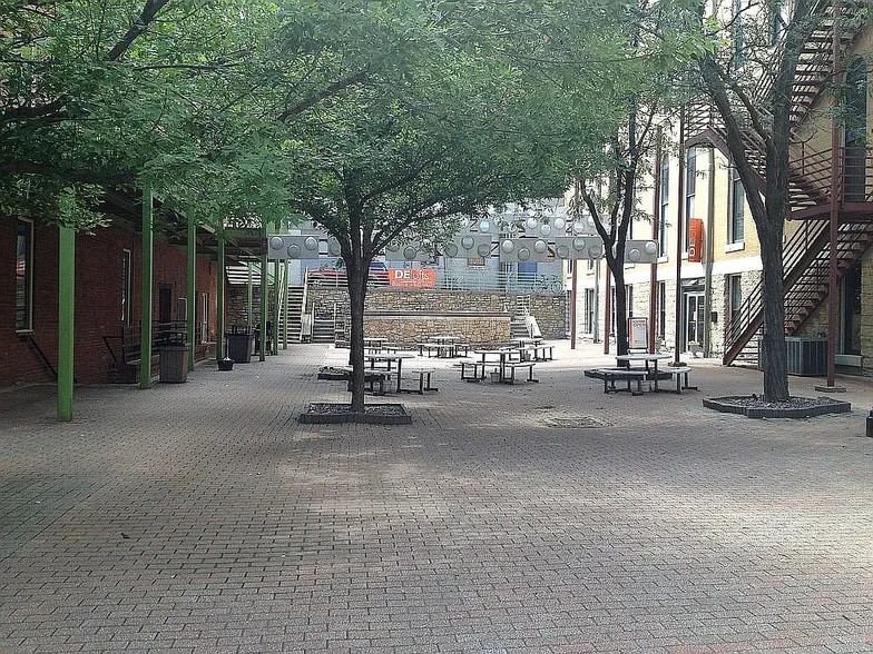 Building Photo - 509 DELAWARE St