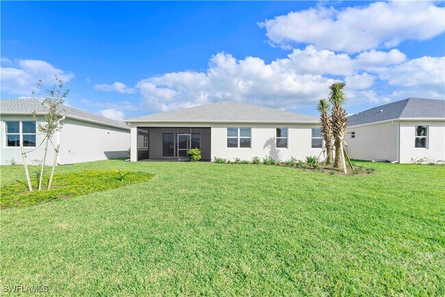 Building Photo - 16420 Seven Lks Ave