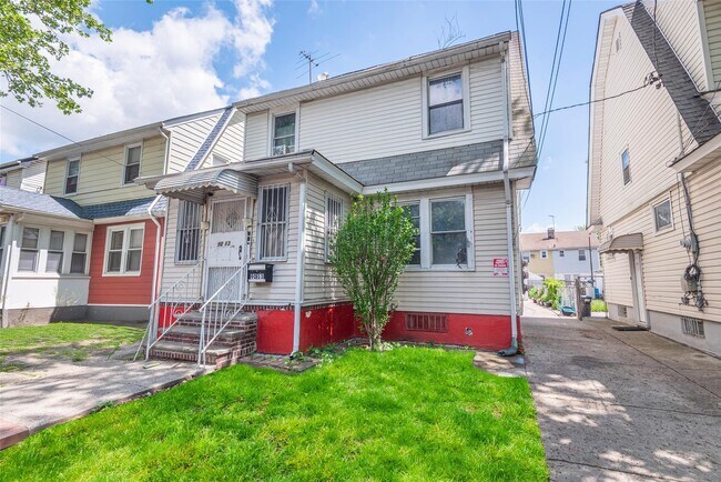 Building Photo - 90-13 181st St