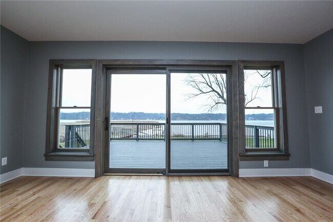 Building Photo - 1370 Bay Shore Blvd