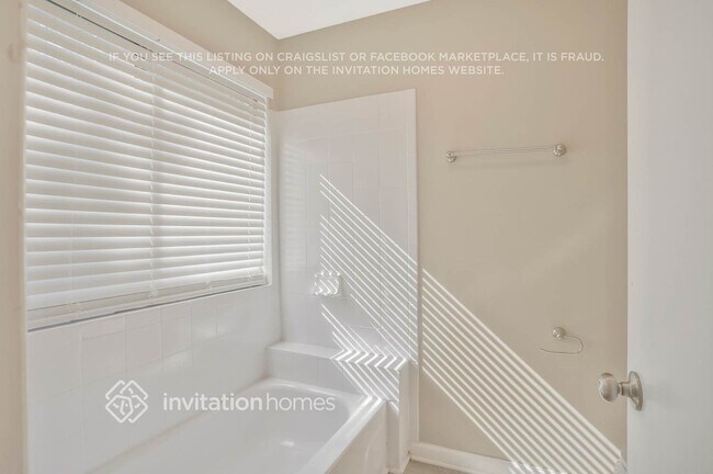 Building Photo - 1194 Realm Ln