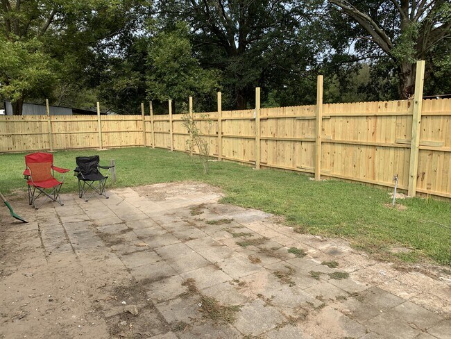 Building Photo - 106 5th St SW