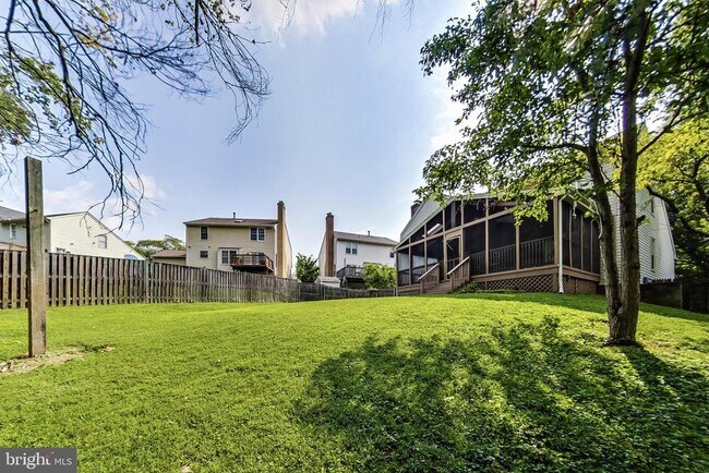 Building Photo - 12004 Montrose Village Terrace