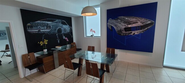 Building Photo - 7928 East Dr