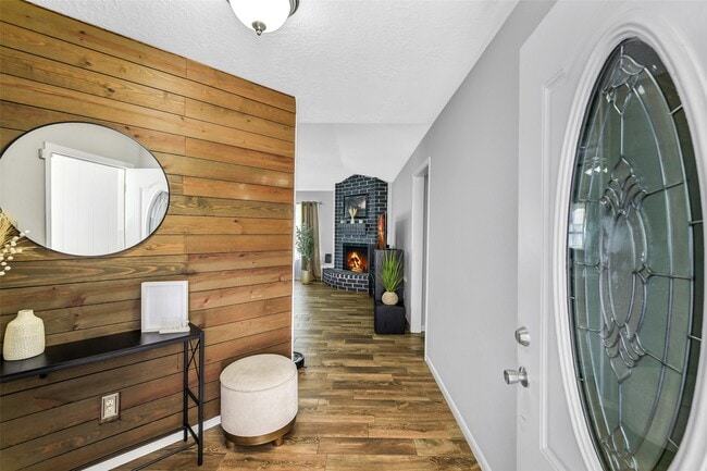 Building Photo - 710 Razee Ct