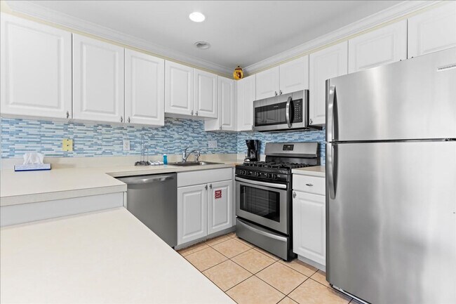 Building Photo - 411 E Morning Glory Rd